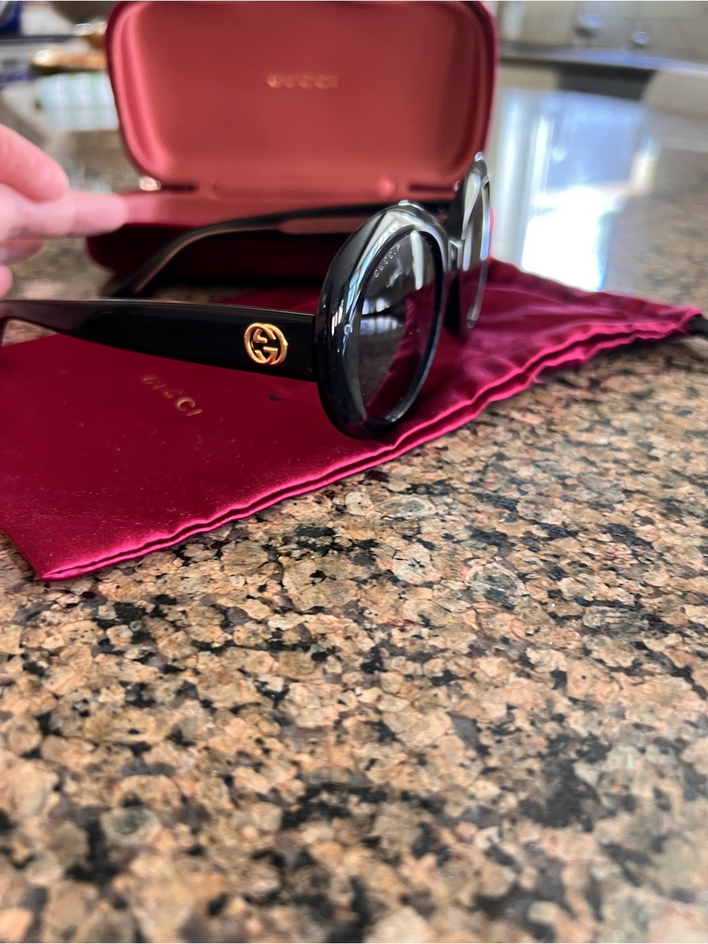 Gucci Black Round Oversized Sunglasses - Picture 8 of 10